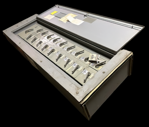 Gould Panelboard 480V 3 Phase 3 Pole 600V w/ (19) Vacu-Break Clampmatic Switches