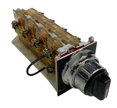 Cutler Hammer 10250T/91000T Selector Switch W/ 4 Contact Blocks