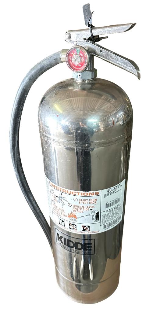 Kidde PRO2.5WM Stainless 2.5 Gallon Pressurized Water Fire Extinguishe