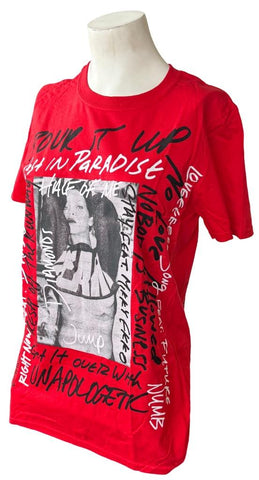 Gildan Women's Rihanna World Tour 2013 Red Short Sleeve Shirt Size Small