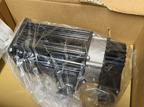 Fuji Electric GYS202DC1-SA-ZG1 AC Servo Motor 2000W 116V 200Hz 12.6A 3000 RPM