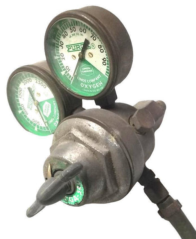 Union Carbide Linde CGA-540 Oxygen Regulator W/ Two Union Carbide Gauges