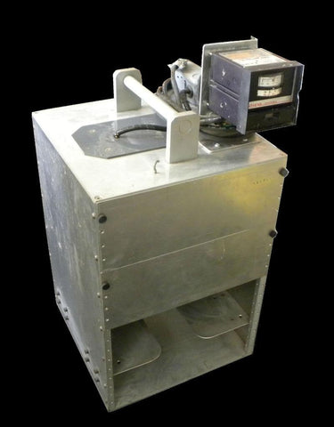HEAT BOX W/ 2 250 WATT LAMPS CONTROLLED BY ATHENA 2000-B TEMPERATURE CONTROLLER