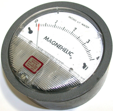 Dwyer Magnehelic 0-4 Differential Pressure Gage 2004C