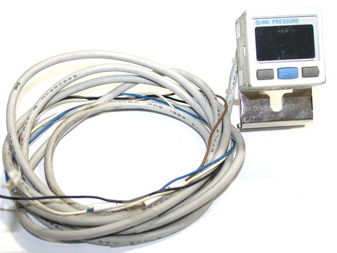 SMC ZSE30A-01-D 12 - 24VDC Digital Vacuum Pressure Switch W/ cable and bracket