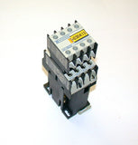 2 TELEMECANIQUE CONTROL RELAYS 10 AMP MODEL CA3DN40