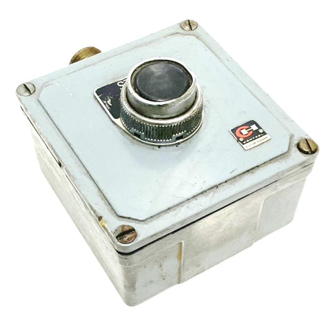 Cutler-Hammer 10250H3517A Control Station Enclosure Box Push Button Switch Start