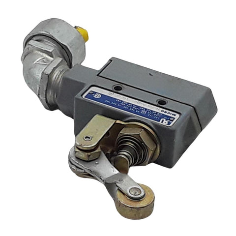 Honewell Micro BZE6-2RQ2 Enclosed Limit Switch 125/250/480VAC 15A 600VAC 2A Snap