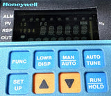 Honeywell DC3002-0-210-1-00-0111 Universal Digital Controller 120VAC 60Hz 10VA