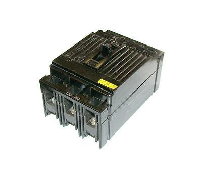GENERAL ELECTRIC  30  AMP 3-POLE CIRCUIT BREAKER 240 VAC MODEL TE132030