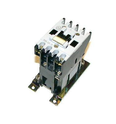 NEW ALLEN BRADLEY LIGHTING CONTACTOR  MODEL  500L-TOD92  (2 AVAILABLE)