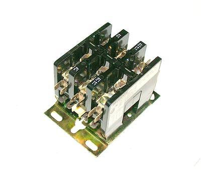 NEW SYLVANIA A77-309040A-2  3-POLE CONTACTOR RELAY 30 AMP MODEL DP3C253-240