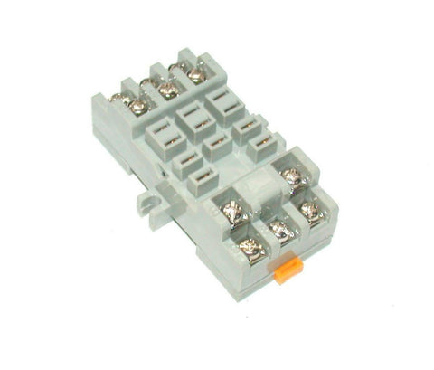 YOUNG INDUSTRIES  DSQ-11  11-PIN RELAY SOCKET  15 AMP 300 VAC