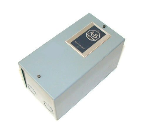 ALLEN BRADLEY ENCLOSURE AND RELAY 10 AMP  700-C400A2   700-C401A2