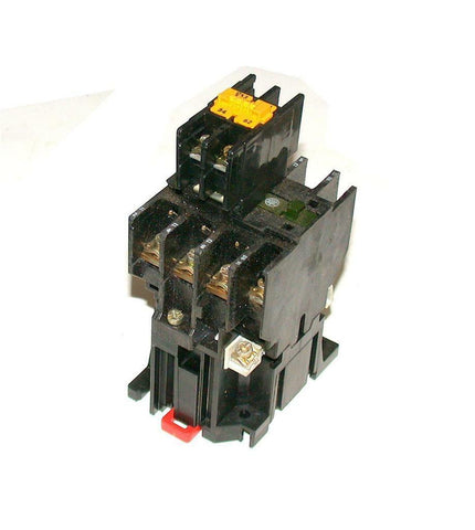 TELEMECANIQUE MOTOR STARTER RELAY 32 AMP MODEL LC1-323     LA1-D11