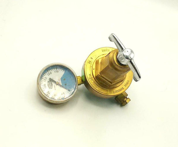Union Carbide 76C3 R38 Gas Pressure Regulator 1/4 NPT 0-200 PSI Made i
