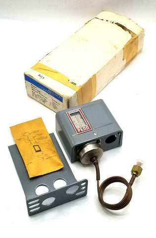 Johnson Controls P70AB-12 Micro Set Suction Pressure Control (2 Available)