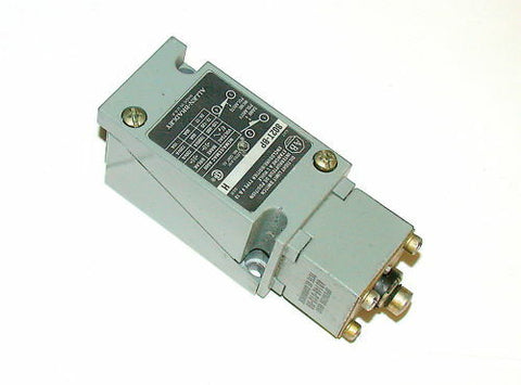 ALLEN BRADLEY OIL TIGHT LIMIT SWITCH 10 AMP MODEL 802T-BP  (6 AVAILABLE)