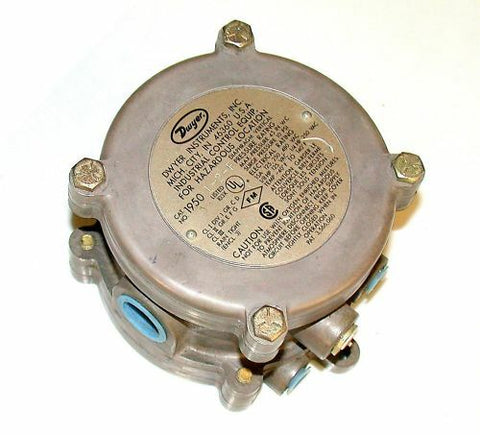 NEW DWYER EXPLOSION PROOF PRESSURE SWITCH MODEL 1950
