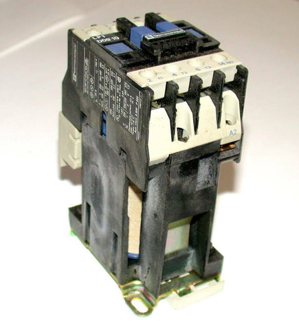 10 TELEMECANIQUE MOTOR STARTER RELAYS MODEL LP1D0910