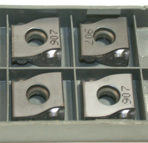 Lot of 4 New Iscar Carbide Milling Indexable Inserts LNMX 150608L-HT