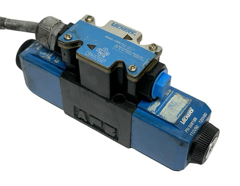 Vickers DG4V-3-2C-M-FW-B6-60 Direction Control Valve w/ (2) 508169 Coils