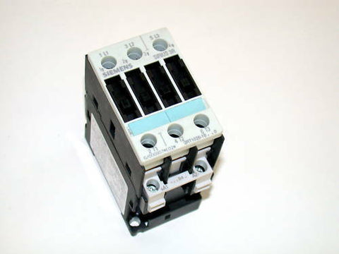 8 SIEMENS MOTOR STARTER RELAYS 10 AMP MODEL 3RT1026