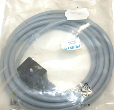 Festo KMV-1-24-2.5 LED 24VDC Cable W/ Plug 30939 New