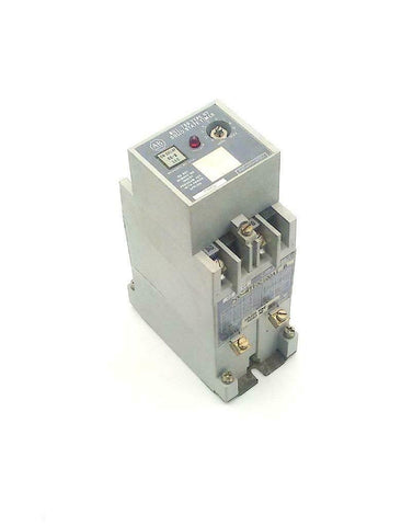 Allen Bradley  700-RT10C10  On Delay Solid State Timer 110/120 VAC 0.5-2 Seconds