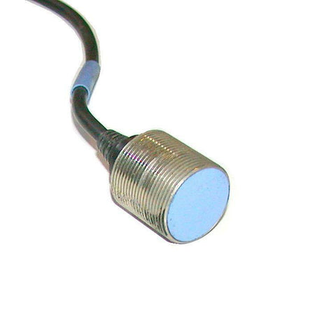 KEYENCE INDUCTIVE PROXIMITY SWITCH 12-24 VDC 30 MM MODEL EZ30