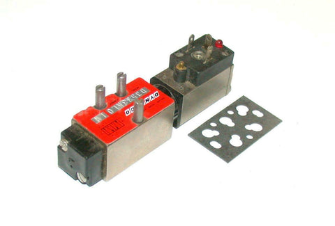 New Dynamco   D3533KL0  Manifold Solenoid Valve W/Gasket 24 VDC 0.6 Watt