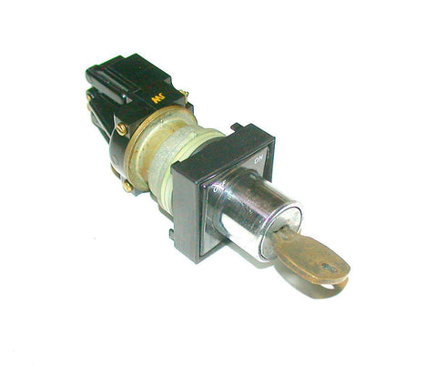 GENERAL ELECTRIC  CR 104 G  2-POSITION MAINTAINED KEY SWITCH 1 N.O. 1 N.C.