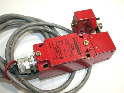UP TO 8 TELEMECANIQUE DOOR INTERLOCK SWITCH ASSEMBLIES XCSPA591