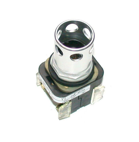 ALLEN BRADLEY  800T-QA24   MOMENTARY PUSHBUTTON 1 N.O. 1 N.C.CONTACTS (NO LENS)