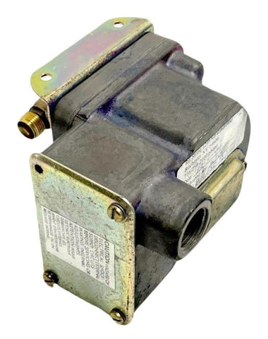 Barksdale D1T-A3SS Pressure/Vacuum Actuated Switch 10PSI 3-10A 125-480V
