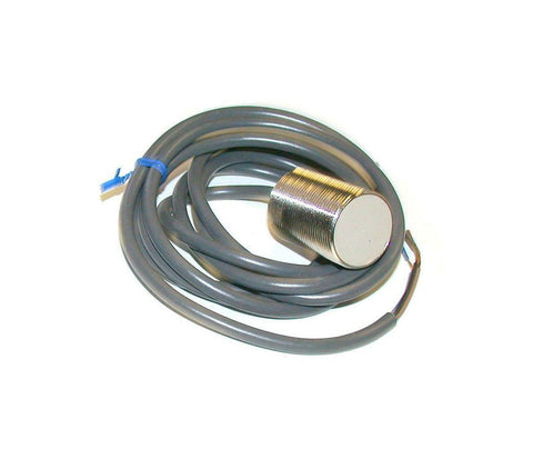 New Omron   E2E-X10E1  Inductive Proximity Switch Sensor 12-24 VDC