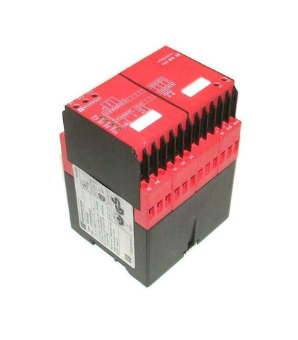 New Telemecanique  XPS-AM  Safety Barrier Relay 115 VAC 50/60 HZ