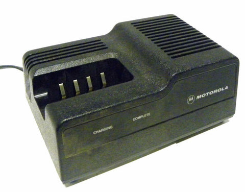 MOTOROLA NTN5538C BATTERY CHARGER 22 VDC @ 1100 MA