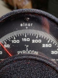 Alnor Pyrocon Type 4000A Handheld Temperature Gauge W/ Attachments 0-300°F