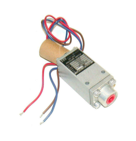 New ITT Aerospace Controls  125P1C3-40  Pressure Switch 5 Amp 125 PSIG