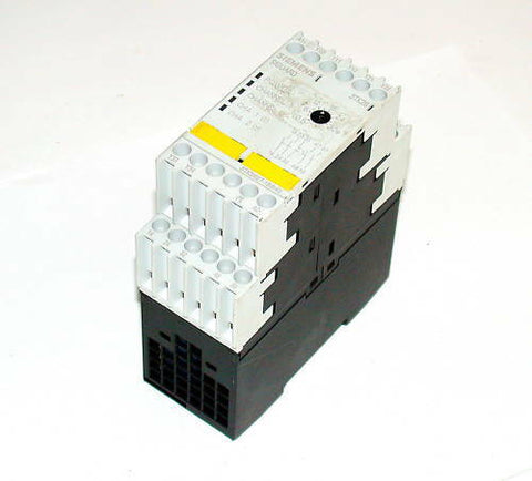 2 SIEMENS 2 CHANNEL SAFETY RELAY MODEL 3TK28271BB40