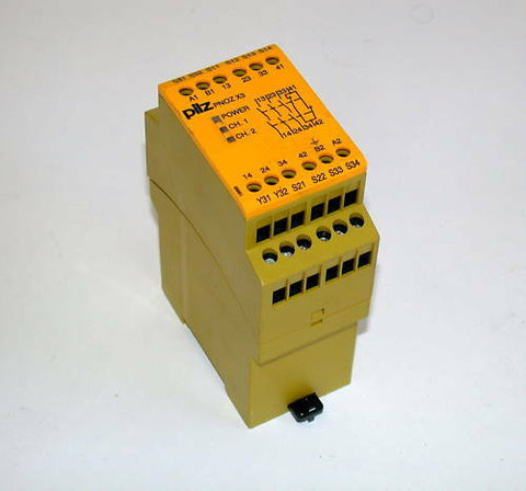 2 PILZ E-STOP RELAY MONITOR MODULES MODEL PNOZX33S10