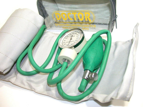 NEW SPHYGMOMANOMETER w/CARRYING CASE SPHY01