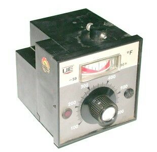 3 UNITED ELEC. CONTROLS CO. TEMP. CONTROLLER 493190722