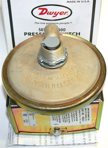 Dwyer Low Differential Pressure Switch 0.5-2.0" w.c. 1823-2 NIB