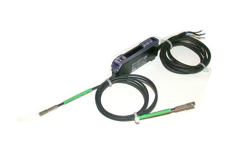 KEYENCE FIBER OPTIC AMPLIFIER ASSEMBLY W/CABLES 12-24 VDC MODEL FS-V21R