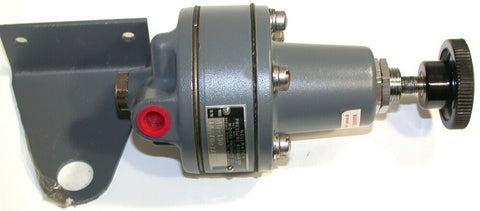 Siemens 1/4" NPT Nullmatic Pressure Regulator Model 40-100 NIB