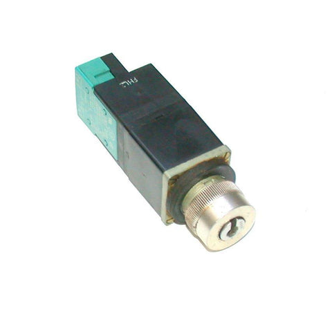 ALLEN BRADLE Y  800MR-J631B   KEY OPERATED SWITCH SER A   (NO KEY)
