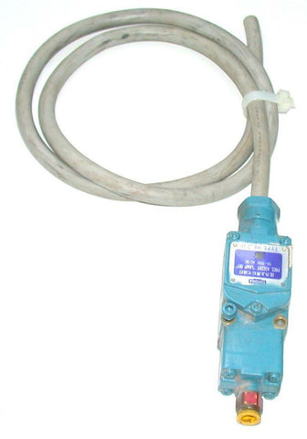 TOYODA    HE-2.7P   PRESSURE SWITCH 10-115 VAC/DC 1/4 NPT