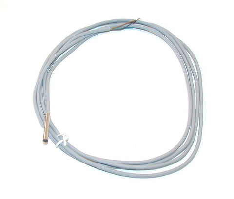 NEW CUTLER-HAMMER INDUCTIVE PROXIMITY SWITCH 10-30 VDC MODEL E57EAL4T111SP